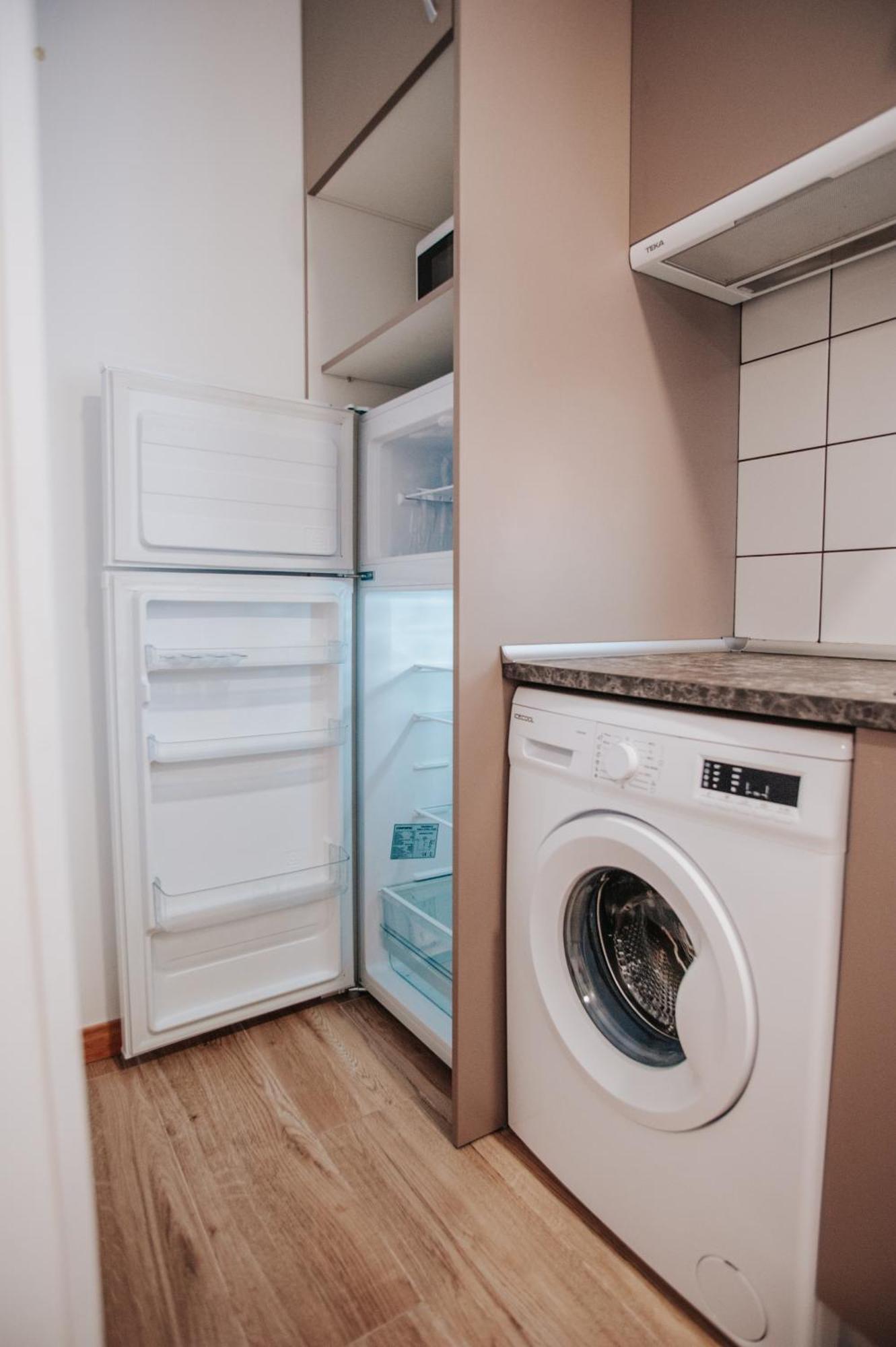 Poloestudios Zaratan Bagian luar foto
