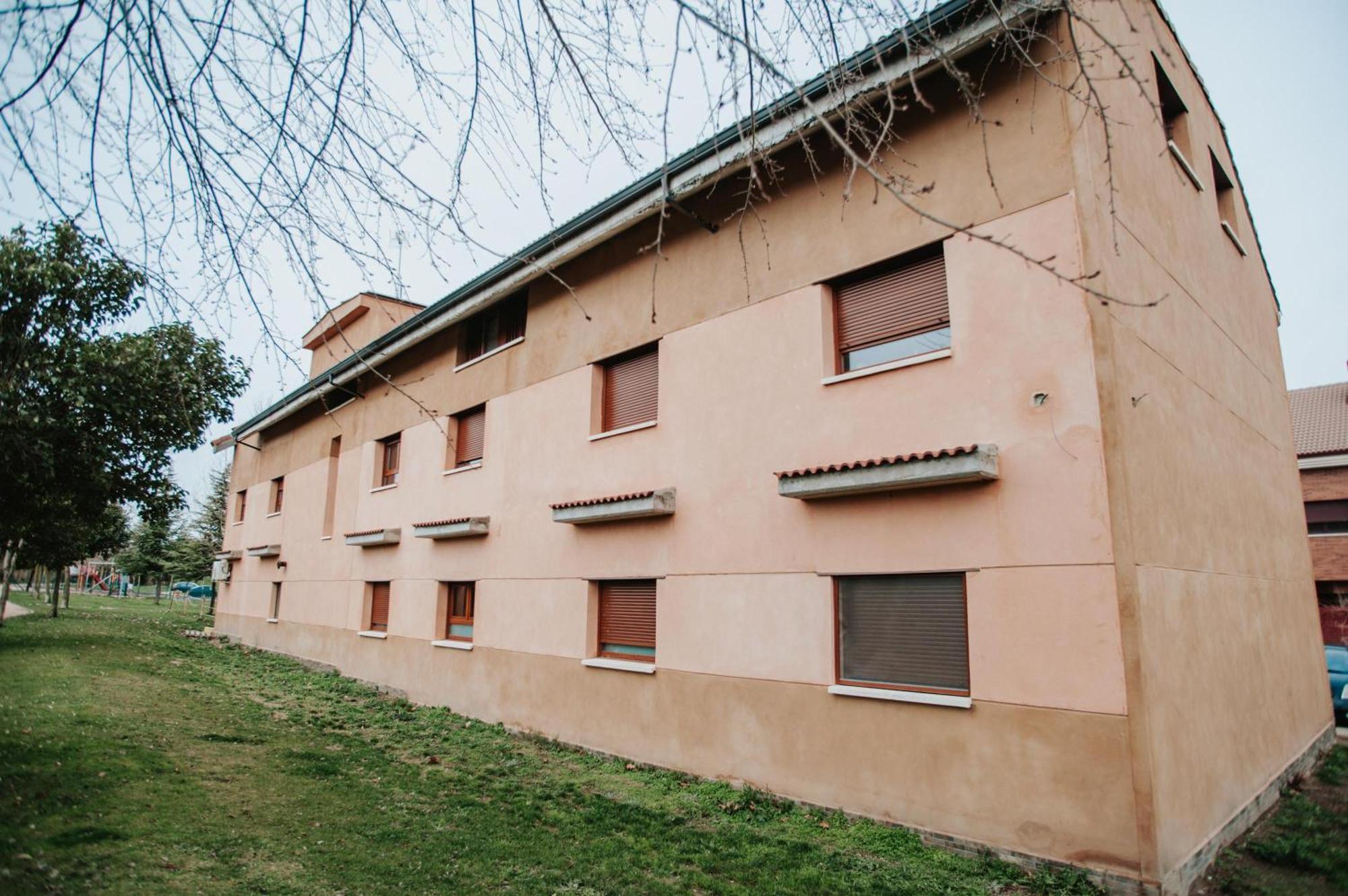 Poloestudios Zaratan Bagian luar foto